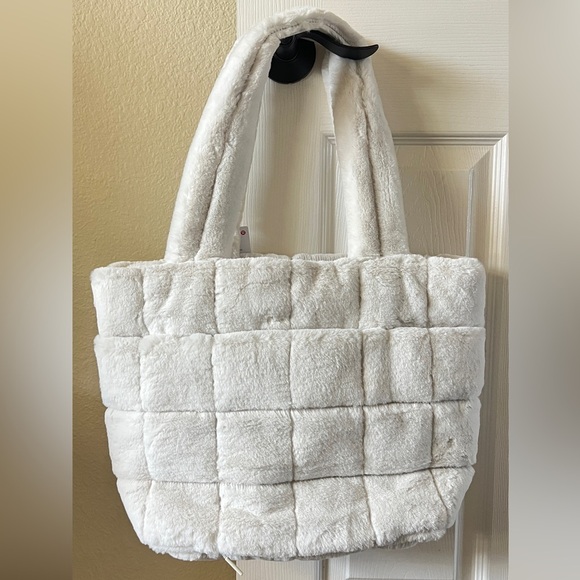 lululemon bag quilted Grid Tote Product Type: 15